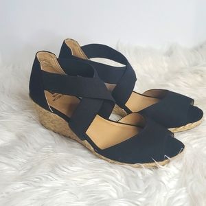 🐞 White Mountain Black Wedge Sandals Size 9.5